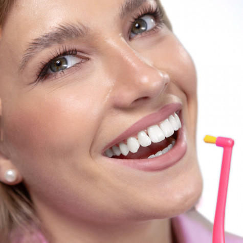 Зубная щетка Revyline SM1000 Single Long 9mm, монопучковая, розовая- желтая и по всему Казахстану в интернет-магазине Revyline.kz