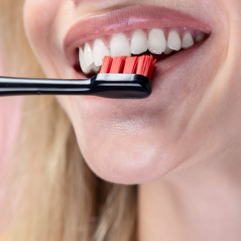 Электрическая звуковая зубная щётка Revyline RL 070 Black by Dr. Baburov и по всему Казахстану в интернет-магазине Revyline.kz